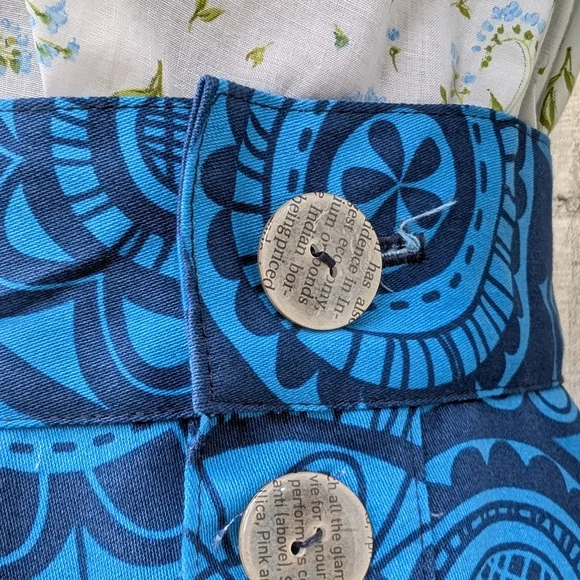 Buttoned Skirt with Pockets - Picture 5 of 10